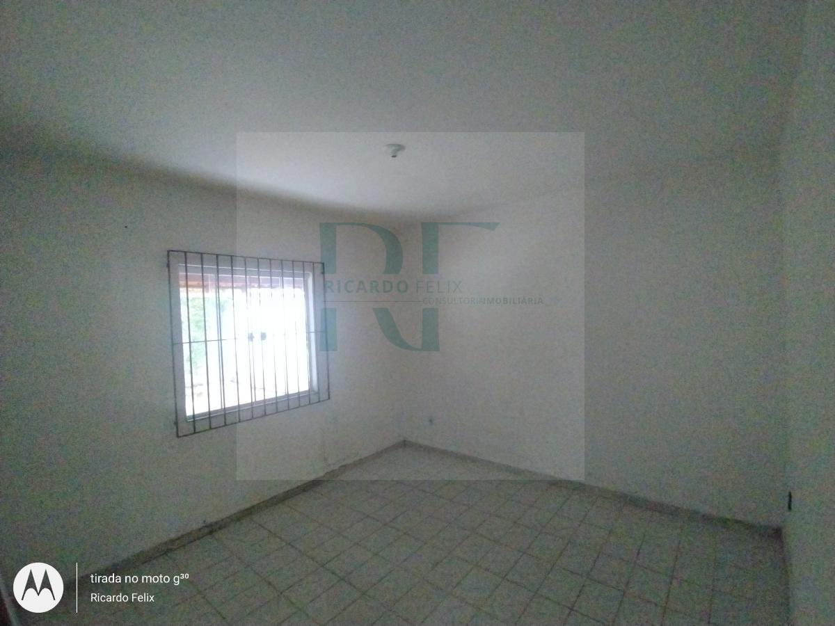 Casa à venda com 2 quartos, 360m² - Foto 9