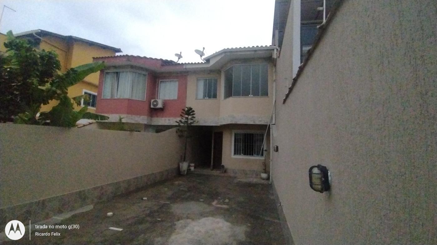 Casa à venda com 3 quartos, 225m² - Foto 3