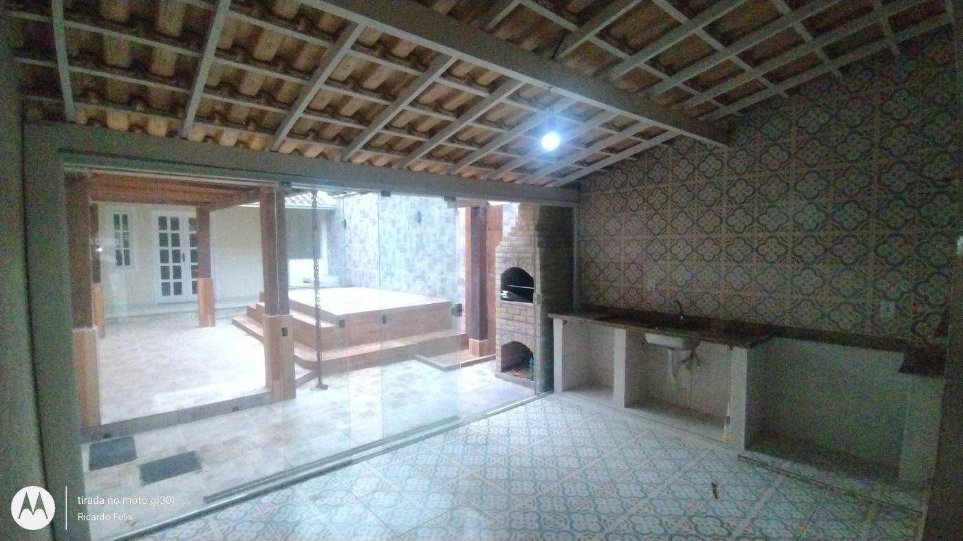 Casa à venda com 3 quartos, 225m² - Foto 5