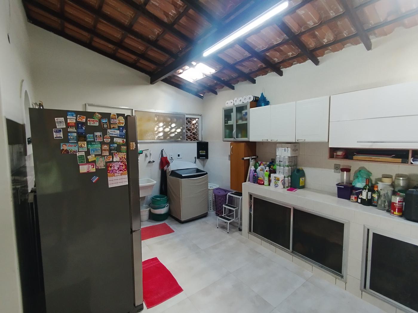 Casa à venda com 4 quartos, 323m² - Foto 25