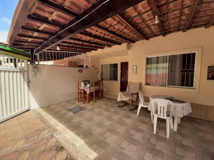 Casa à venda com 2 quartos, 114m² - Foto 1