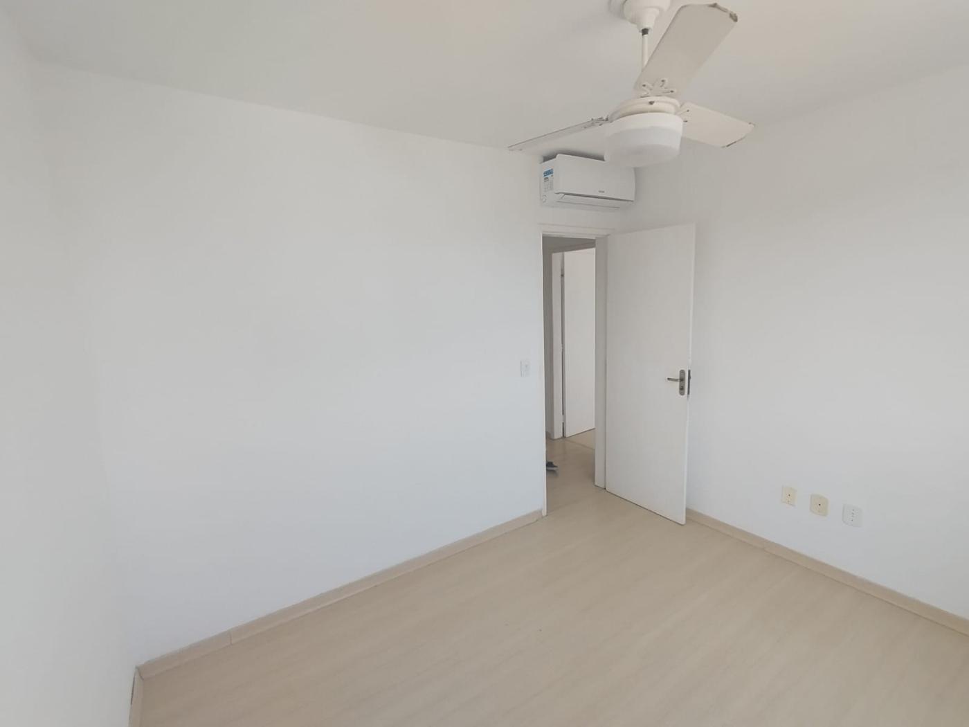 Apartamento à venda com 2 quartos, 65m² - Foto 19