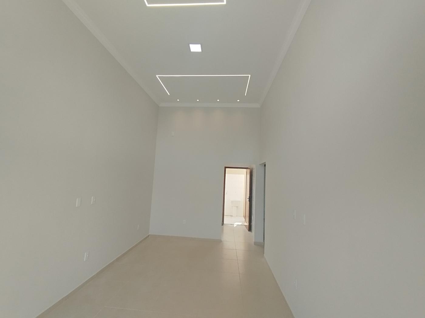 Casa à venda com 2 quartos, 90m² - Foto 2