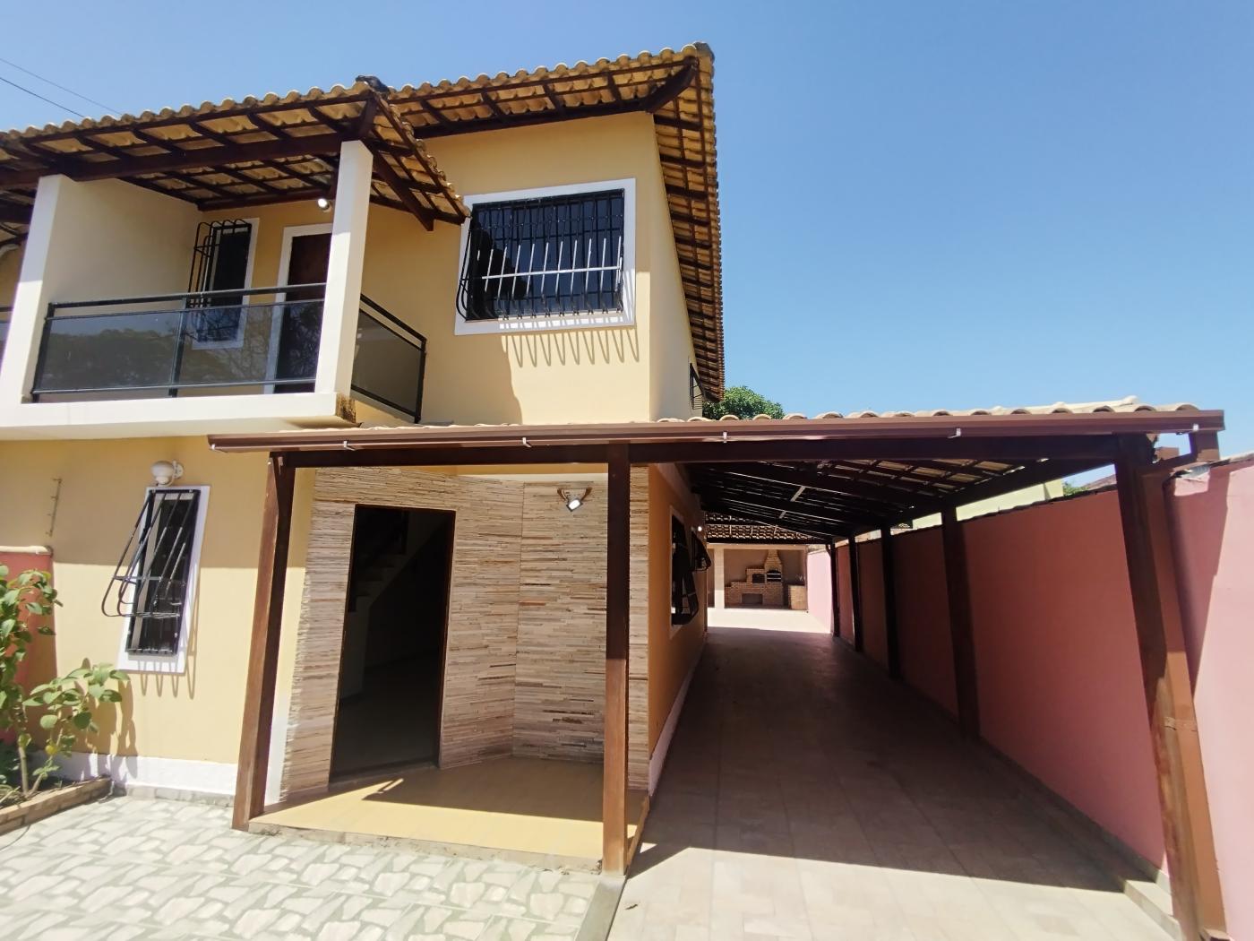 Casa à venda com 3 quartos, 210m² - Foto 1