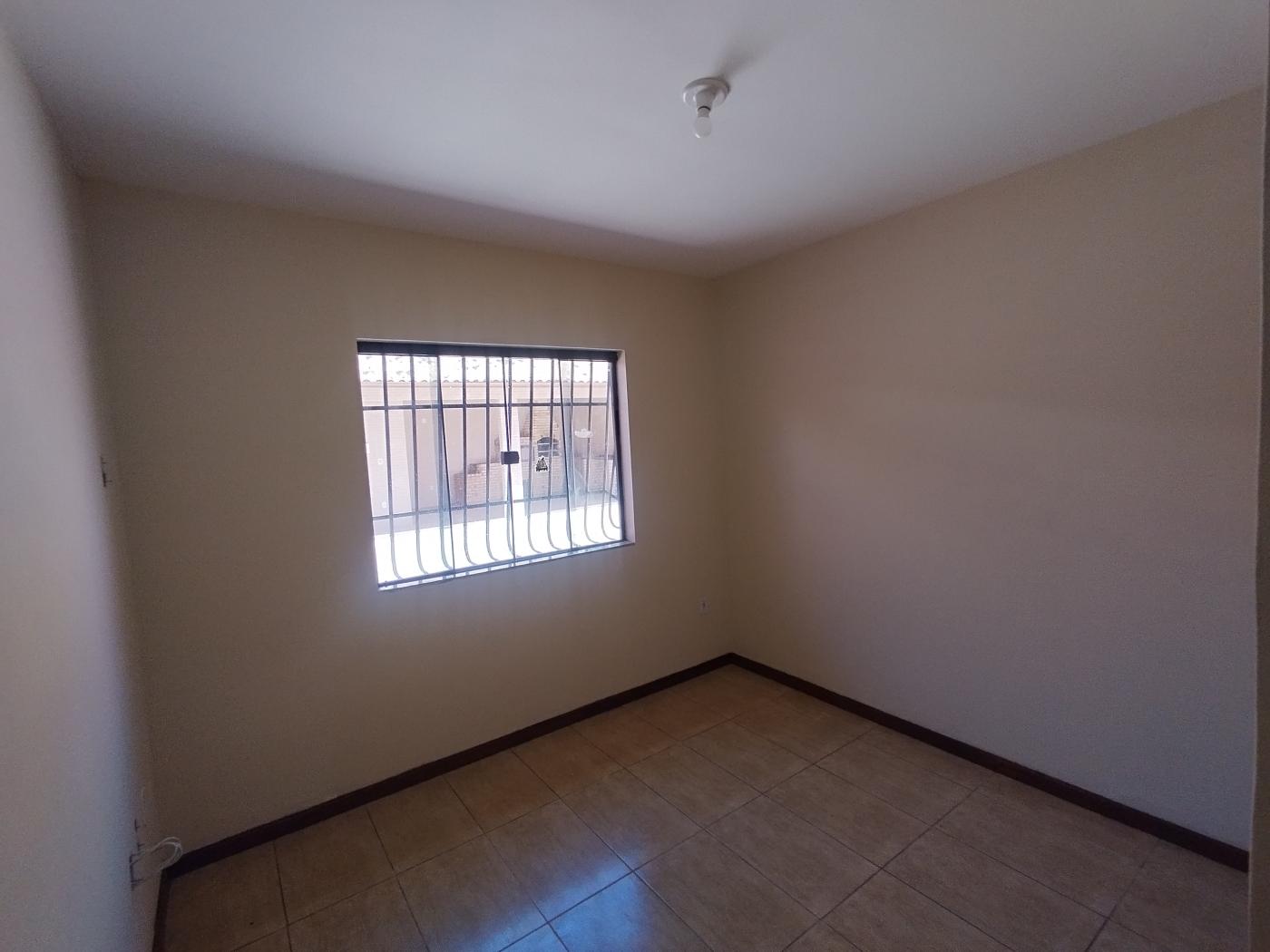 Casa à venda com 3 quartos, 210m² - Foto 12