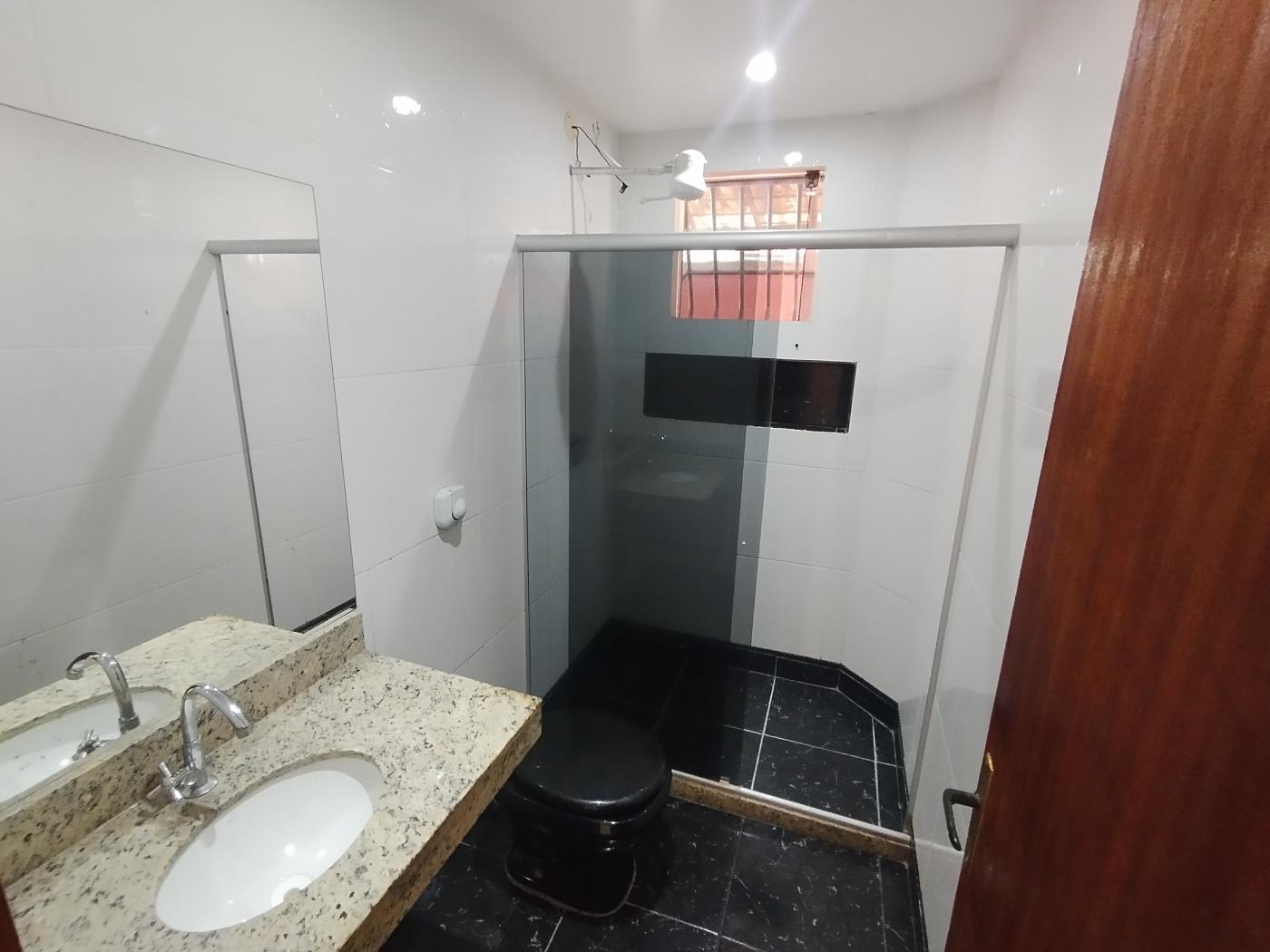 Casa à venda com 3 quartos, 210m² - Foto 14