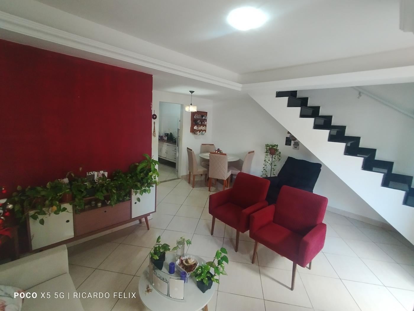 Casa de Condomínio à venda com 3 quartos, 102m² - Foto 2